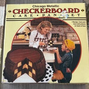 Chicago Metallic Checkerboard Cake Pan Set - Black